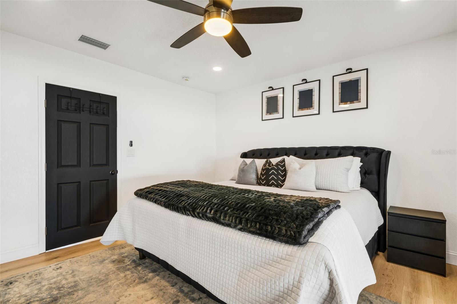 Image 18 of 44 For 10016 Ridge Rd