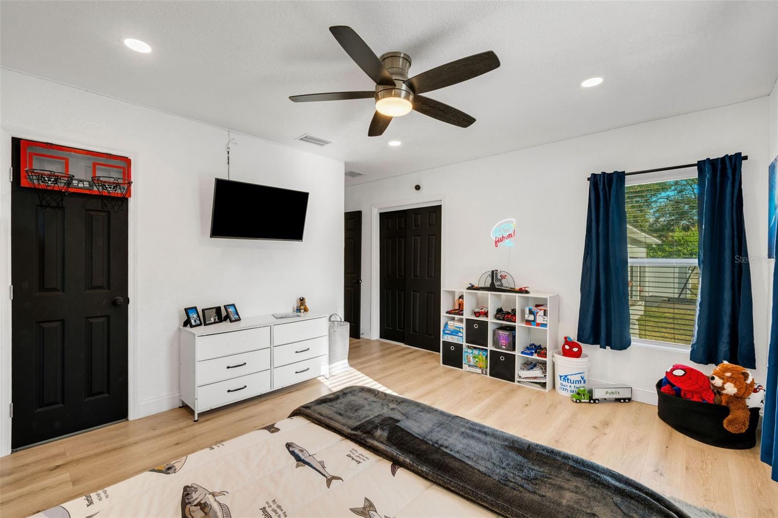 Image 25 of 44 For 10016 Ridge Rd