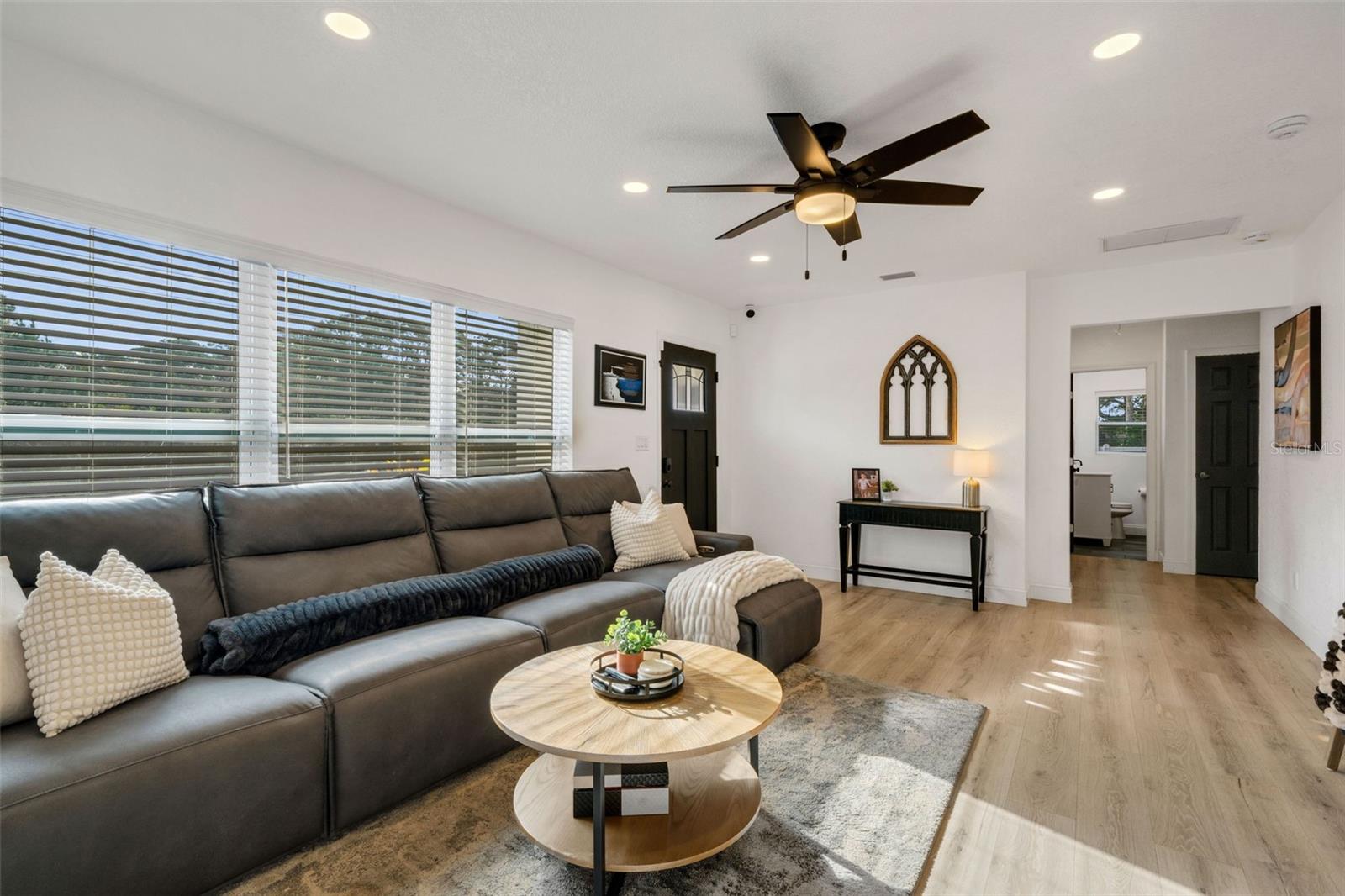 Image 7 of 44 For 10016 Ridge Rd