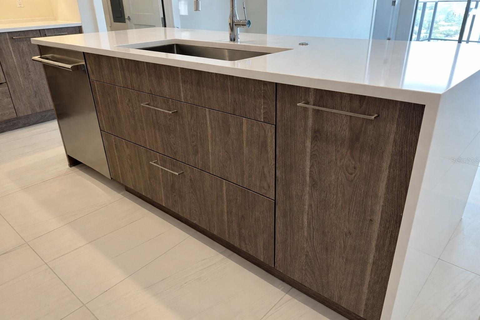 Image 10 of 41 For 275 1st Ave S 2007