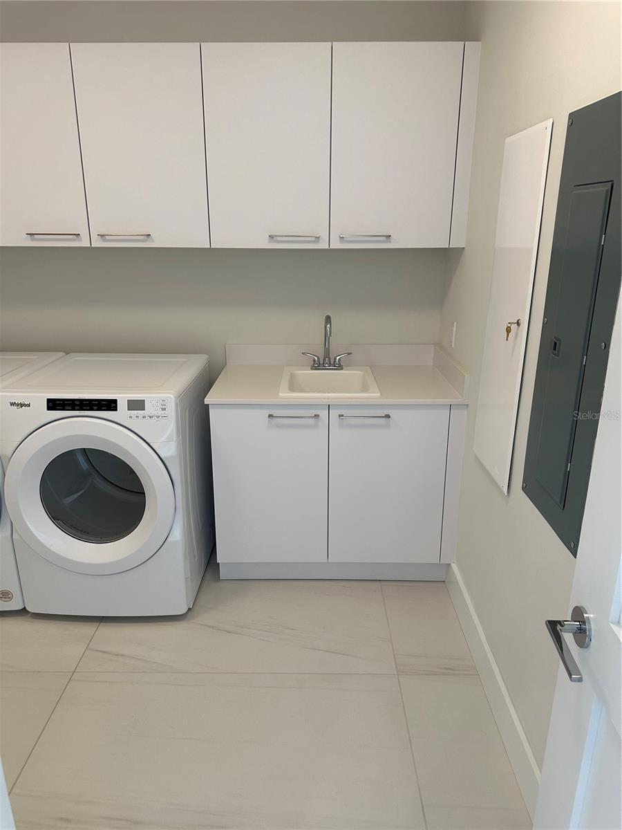 Image 12 of 41 For 275 1st Ave S 2007