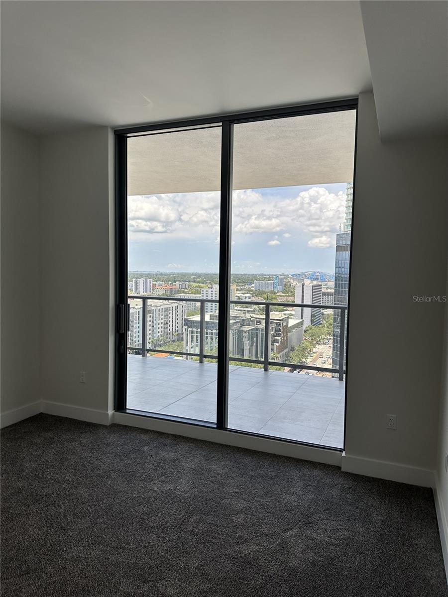 Image 13 of 41 For 275 1st Ave S 2007