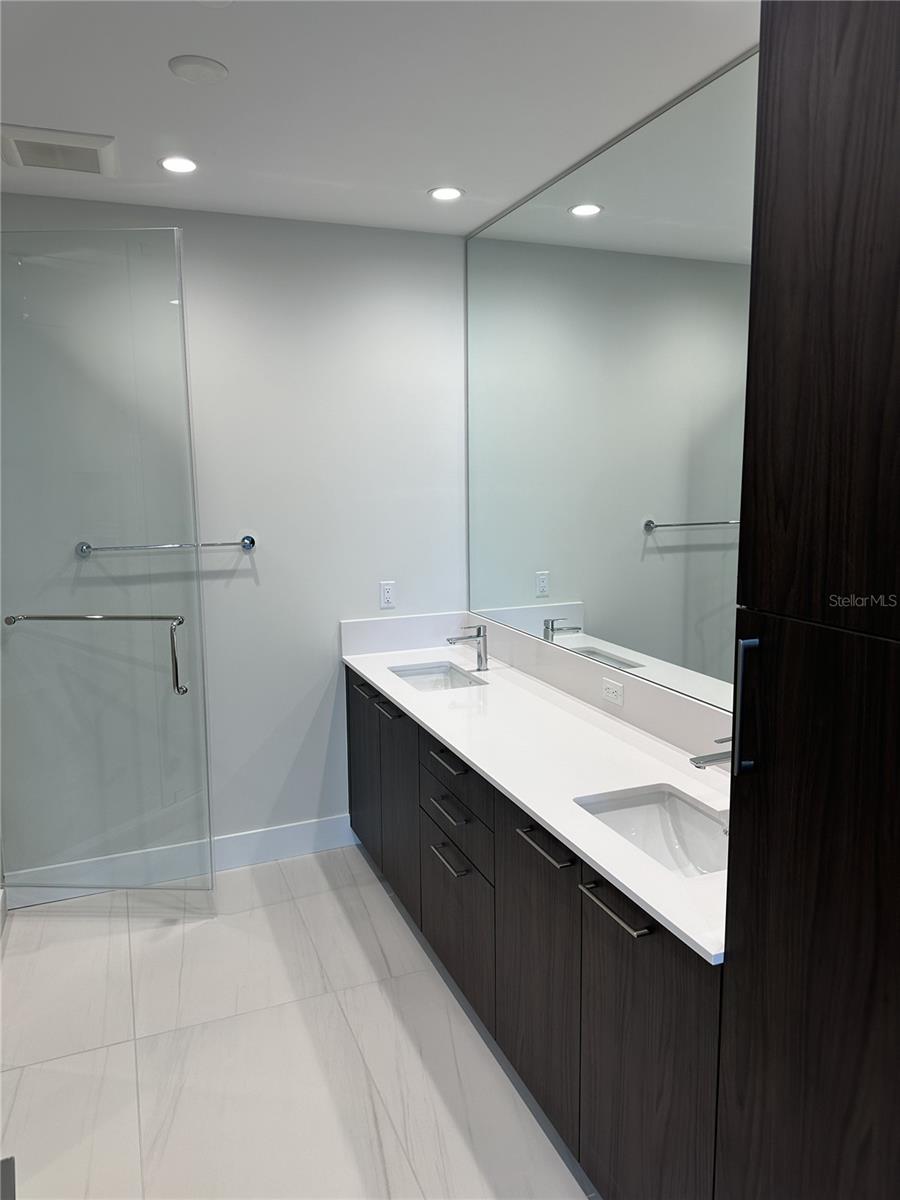 Image 15 of 41 For 275 1st Ave S 2007