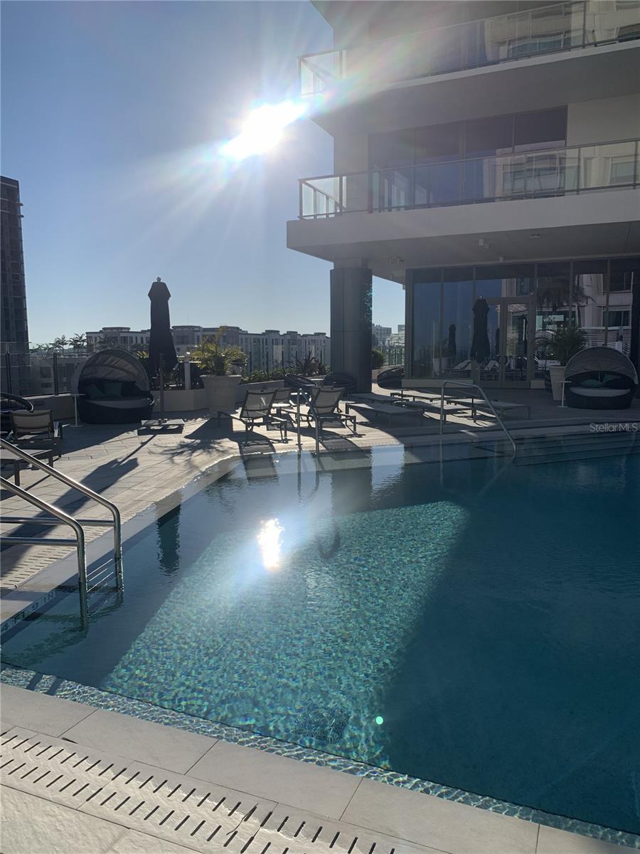 Image 32 of 41 For 275 1st Ave S 2007