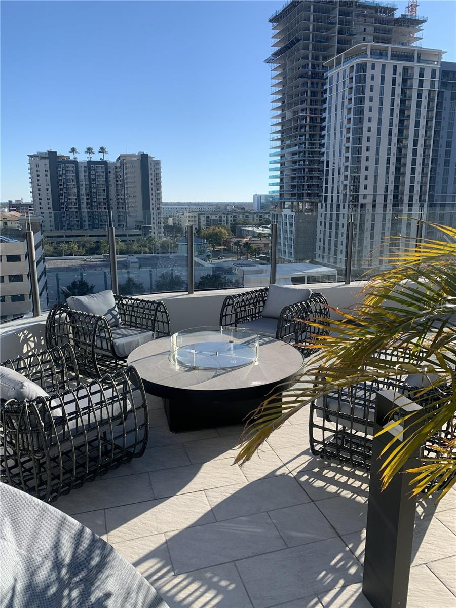 Image 35 of 41 For 275 1st Ave S 2007