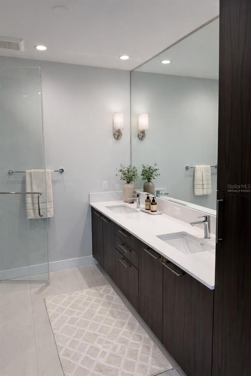 Image 4 of 41 For 275 1st Ave S 2007