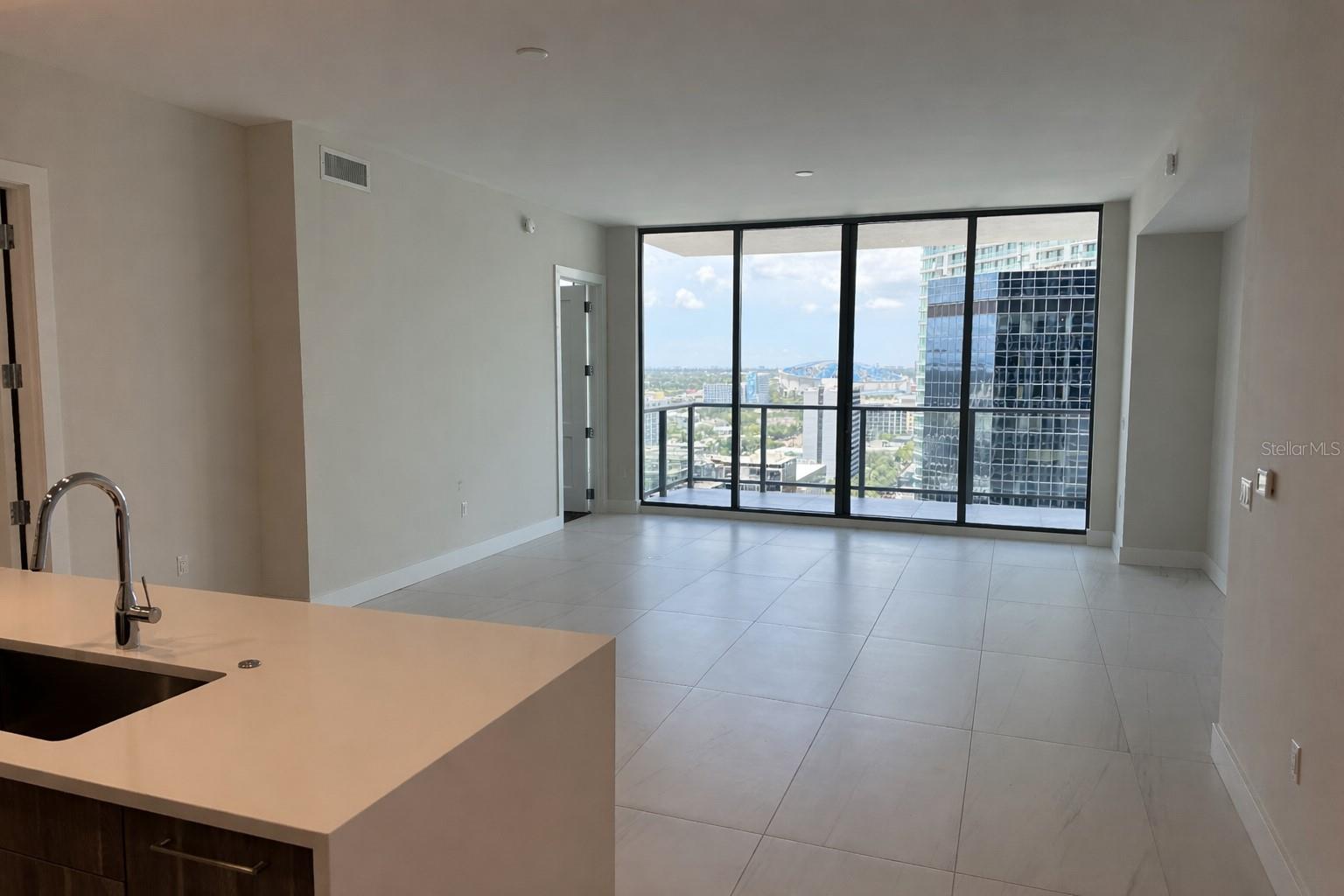 Image 5 of 41 For 275 1st Ave S 2007