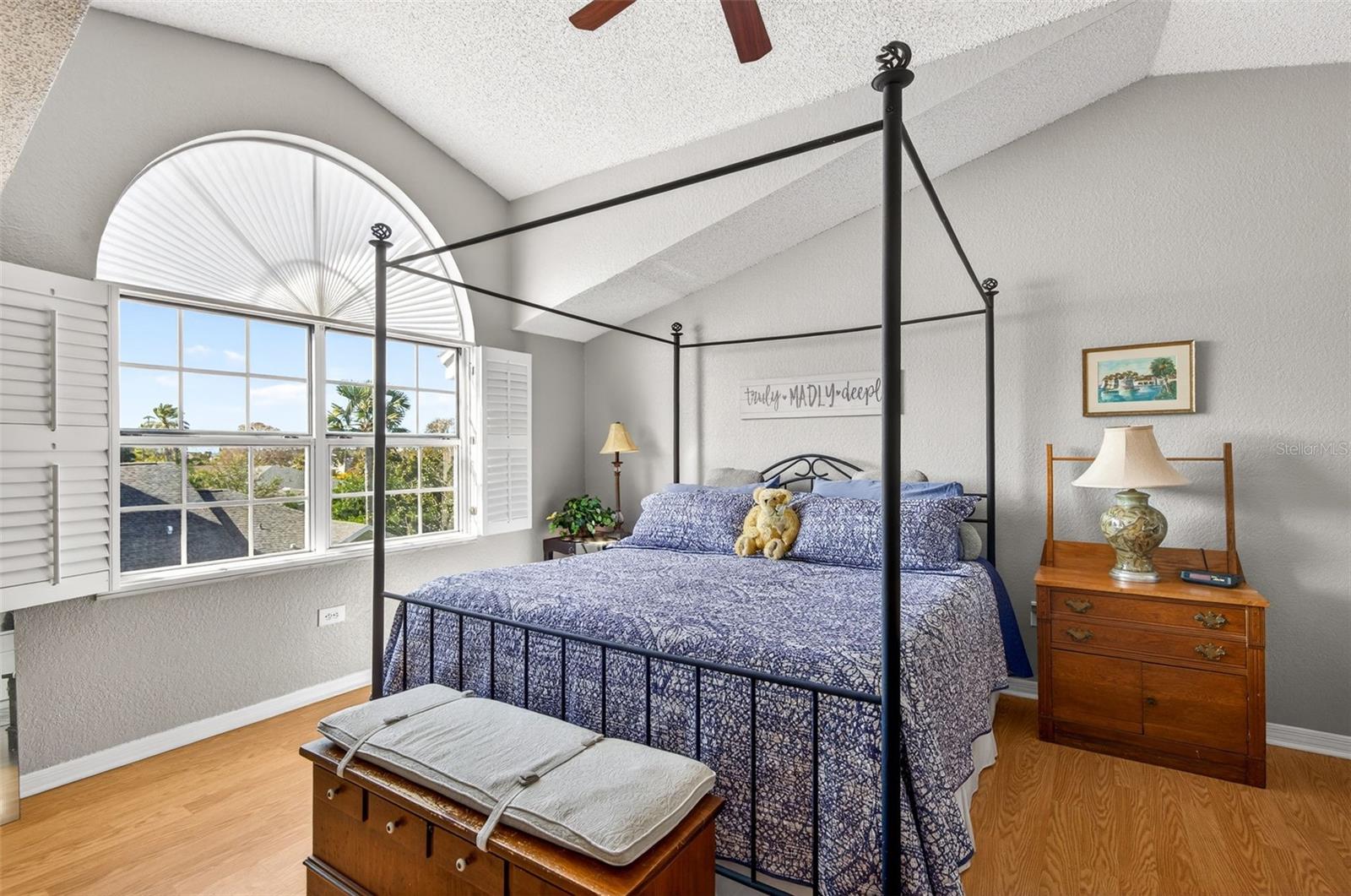 Image 12 of 48 For 11722 Currie Lane F2