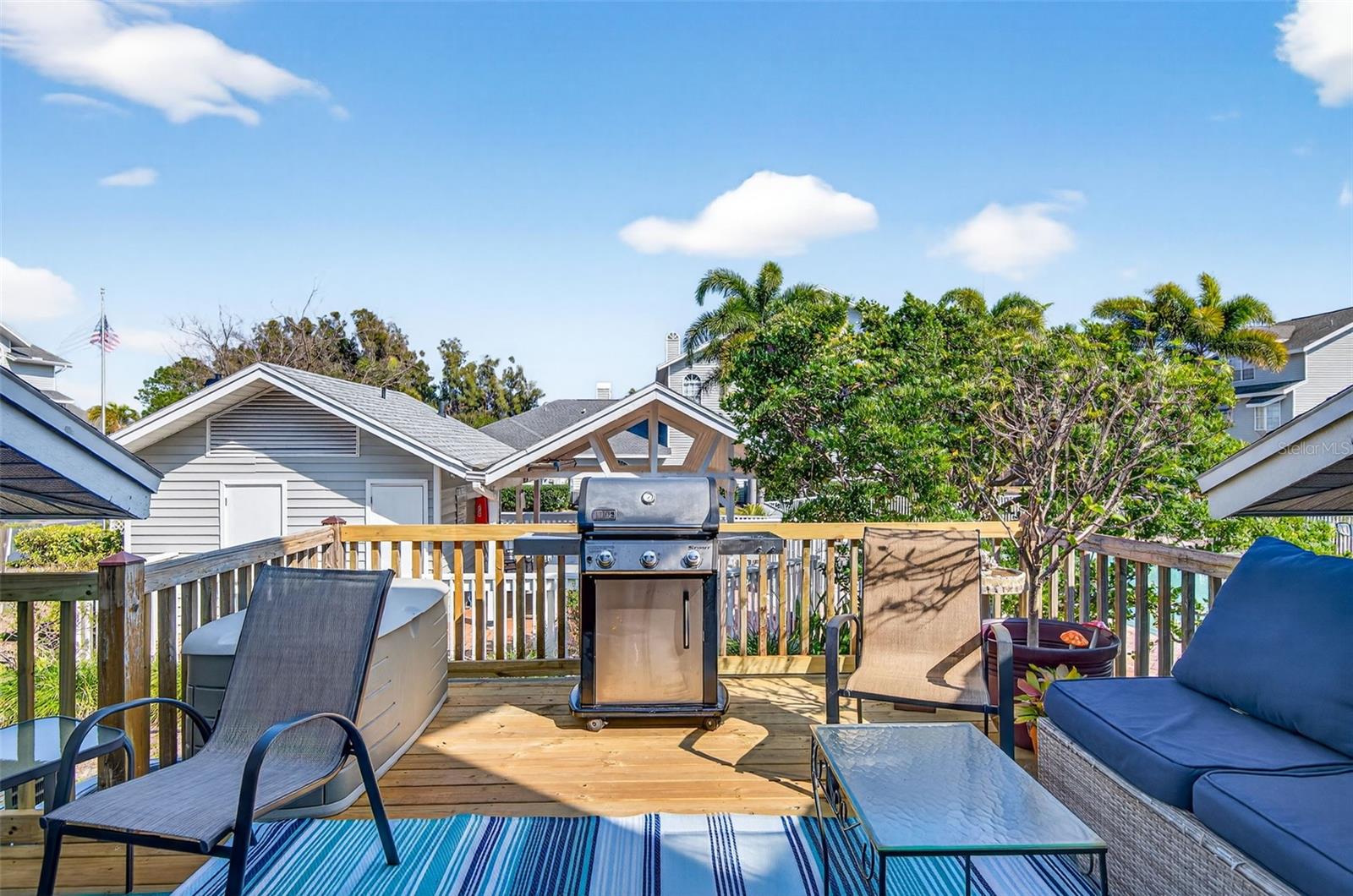 Image 19 of 48 For 11722 Currie Lane F2