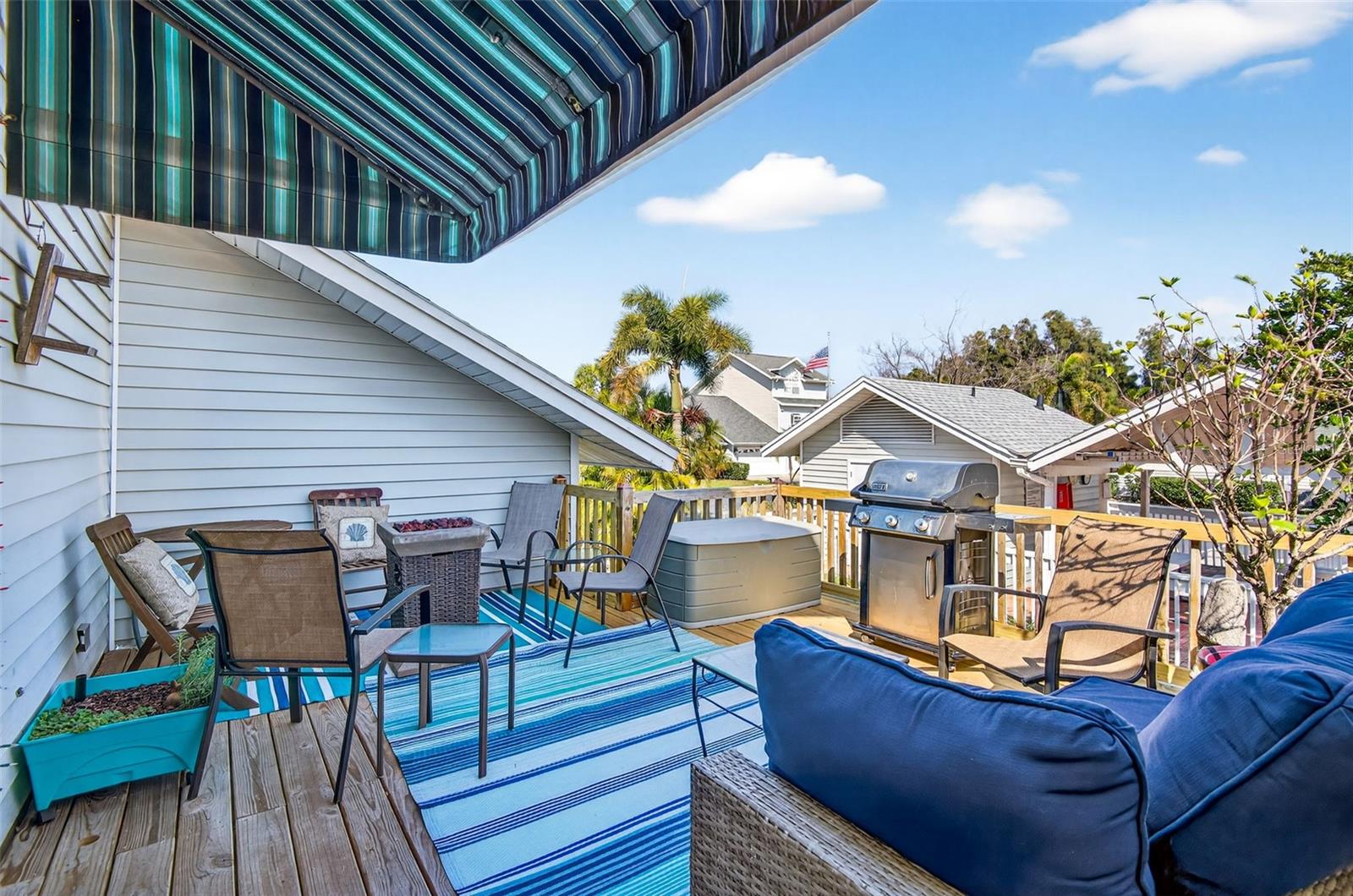 Image 20 of 48 For 11722 Currie Lane F2