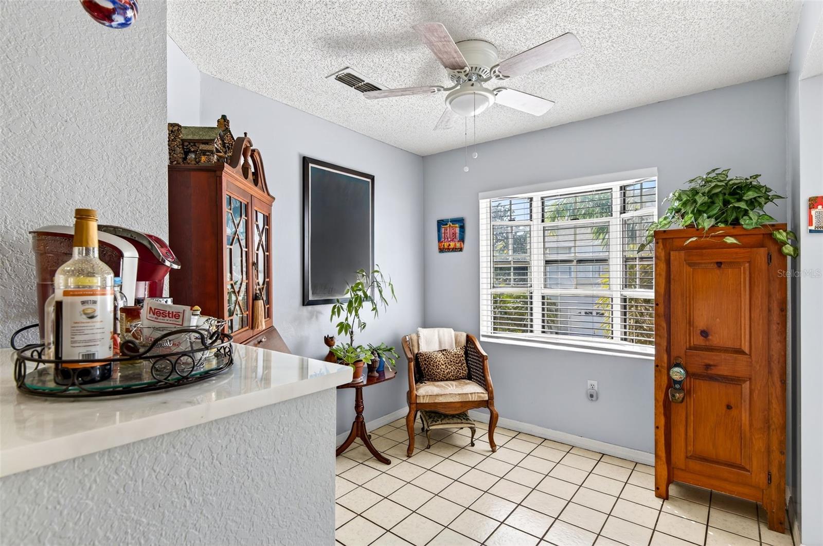 Image 25 of 48 For 11722 Currie Lane F2