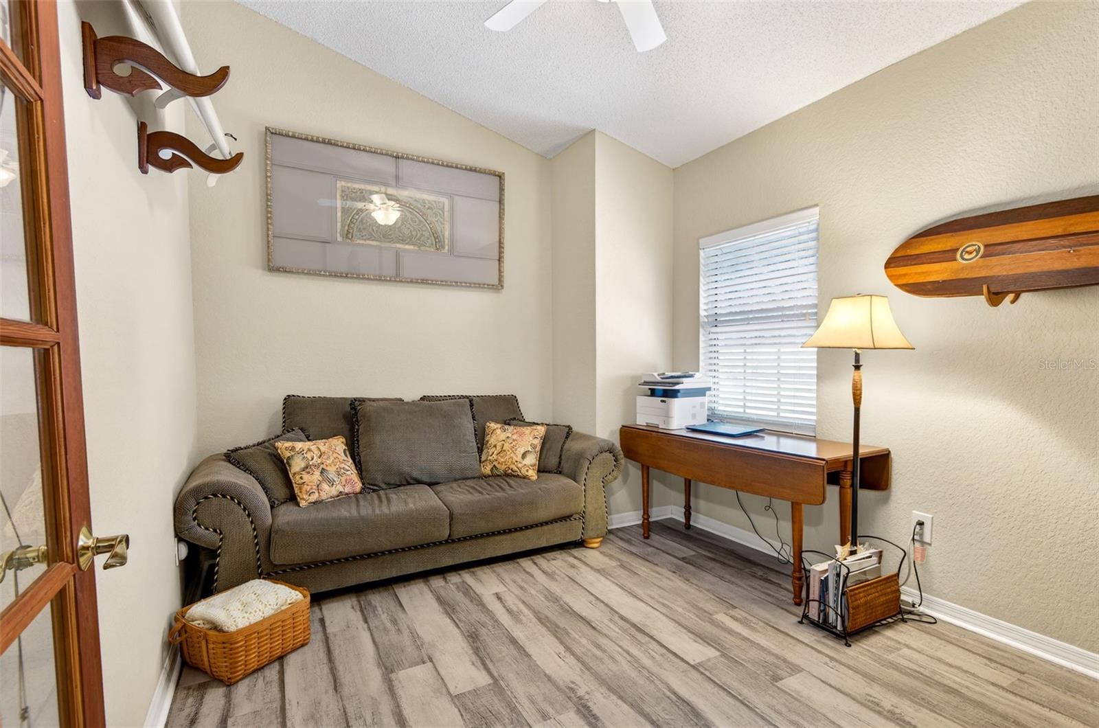 Image 33 of 48 For 11722 Currie Lane F2