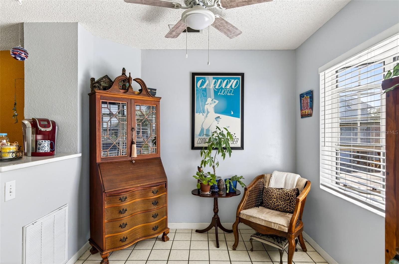 Image 37 of 48 For 11722 Currie Lane F2