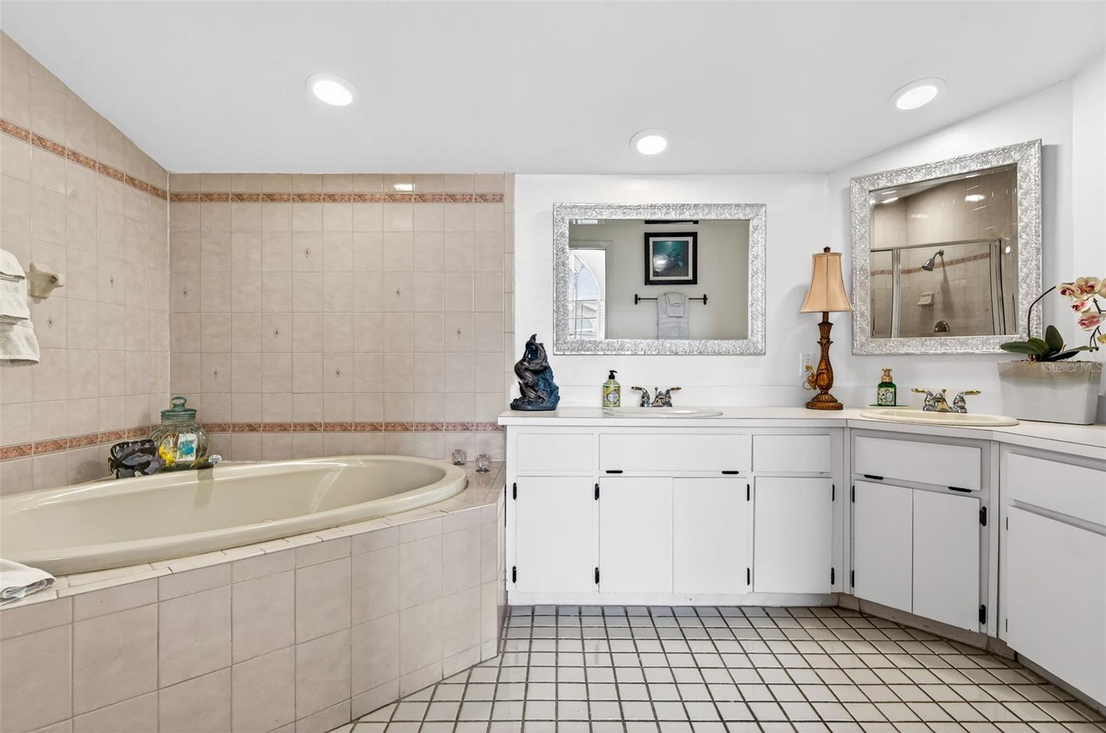 Image 41 of 48 For 11722 Currie Lane F2