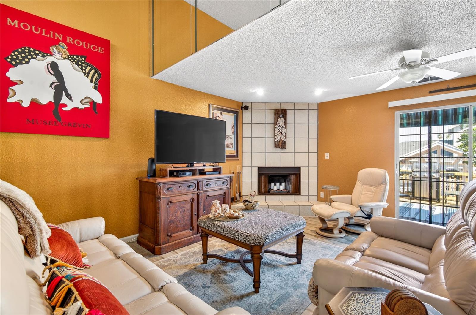 Image 7 of 48 For 11722 Currie Lane F2