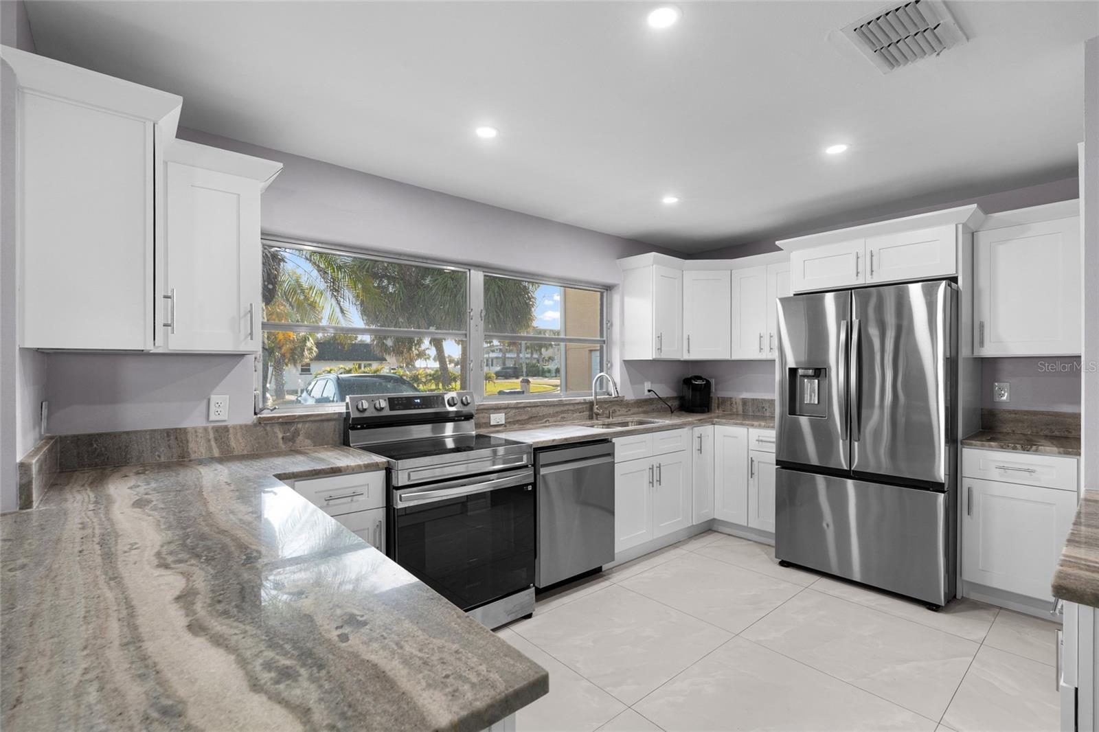 Listing photo id 9 for 103 8th Street