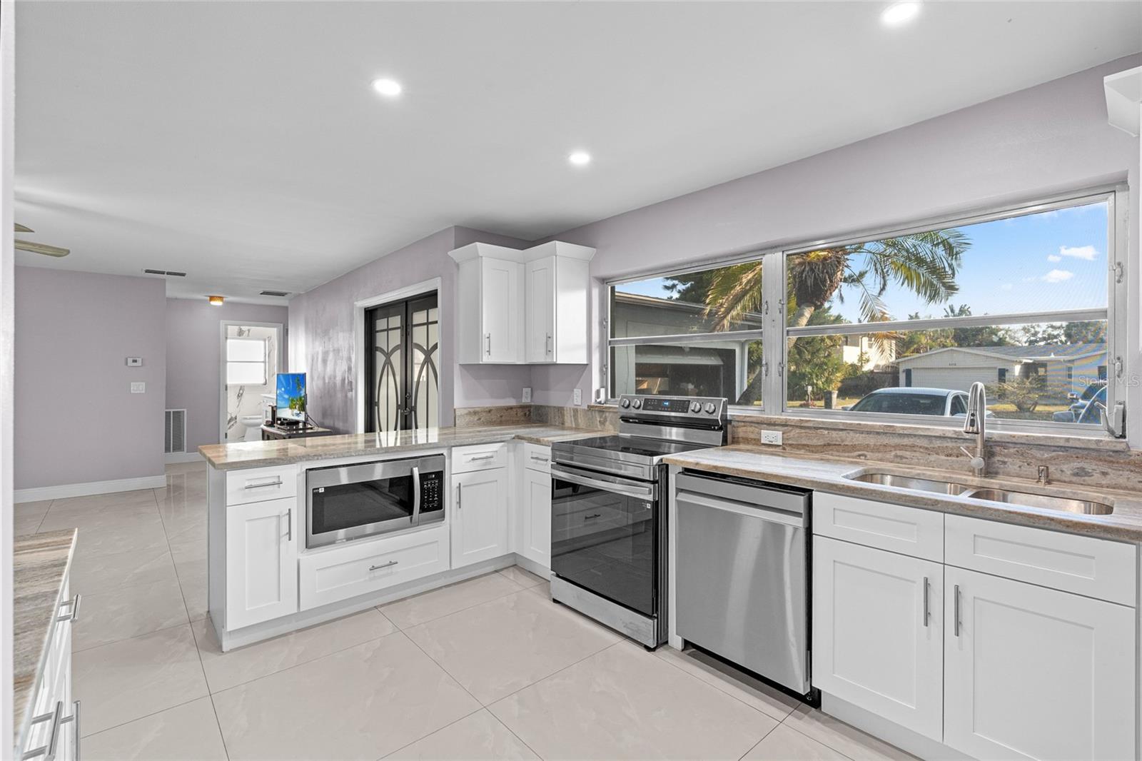 Listing photo id 10 for 103 8th Street