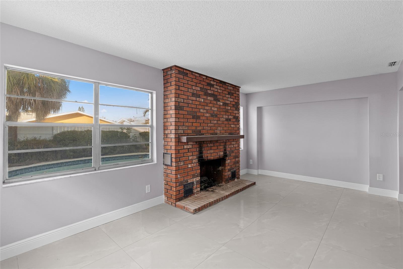 Listing photo id 14 for 103 8th Street