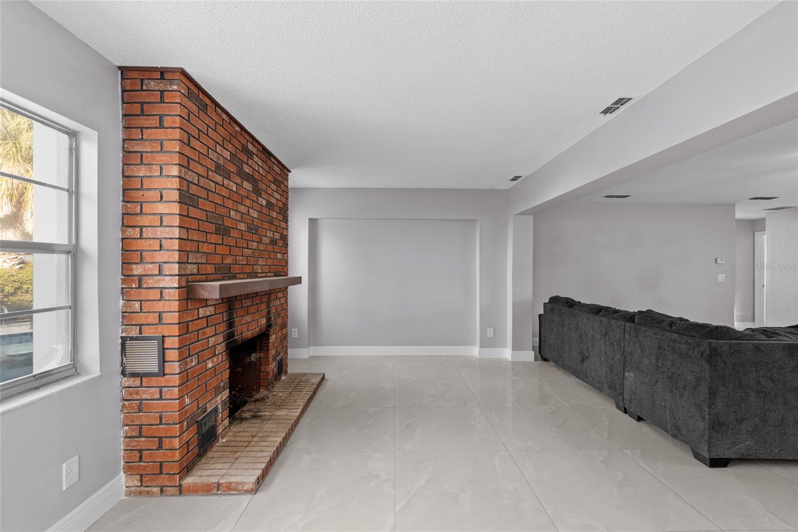 Listing photo id 15 for 103 8th Street