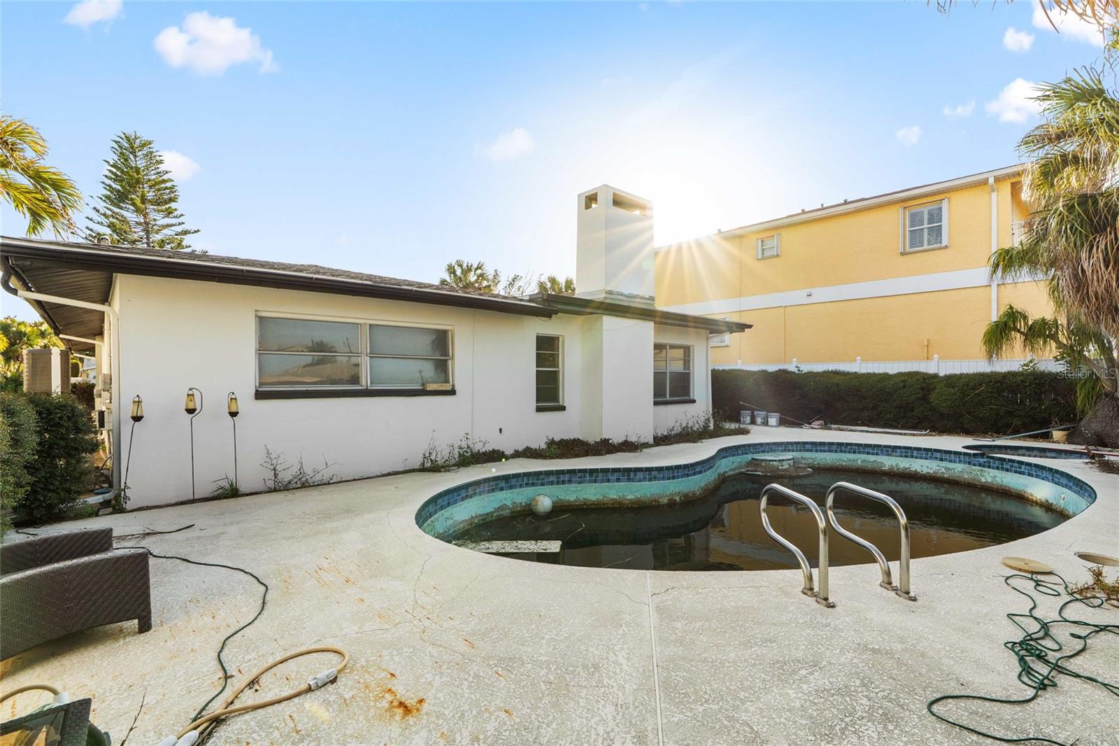 Listing photo id 28 for 103 8th Street