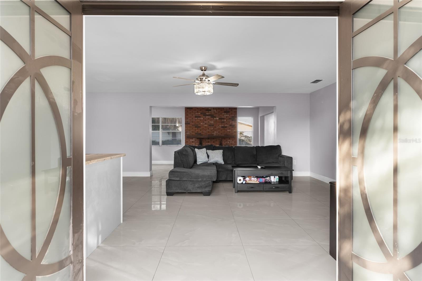 Listing photo id 2 for 103 8th Street