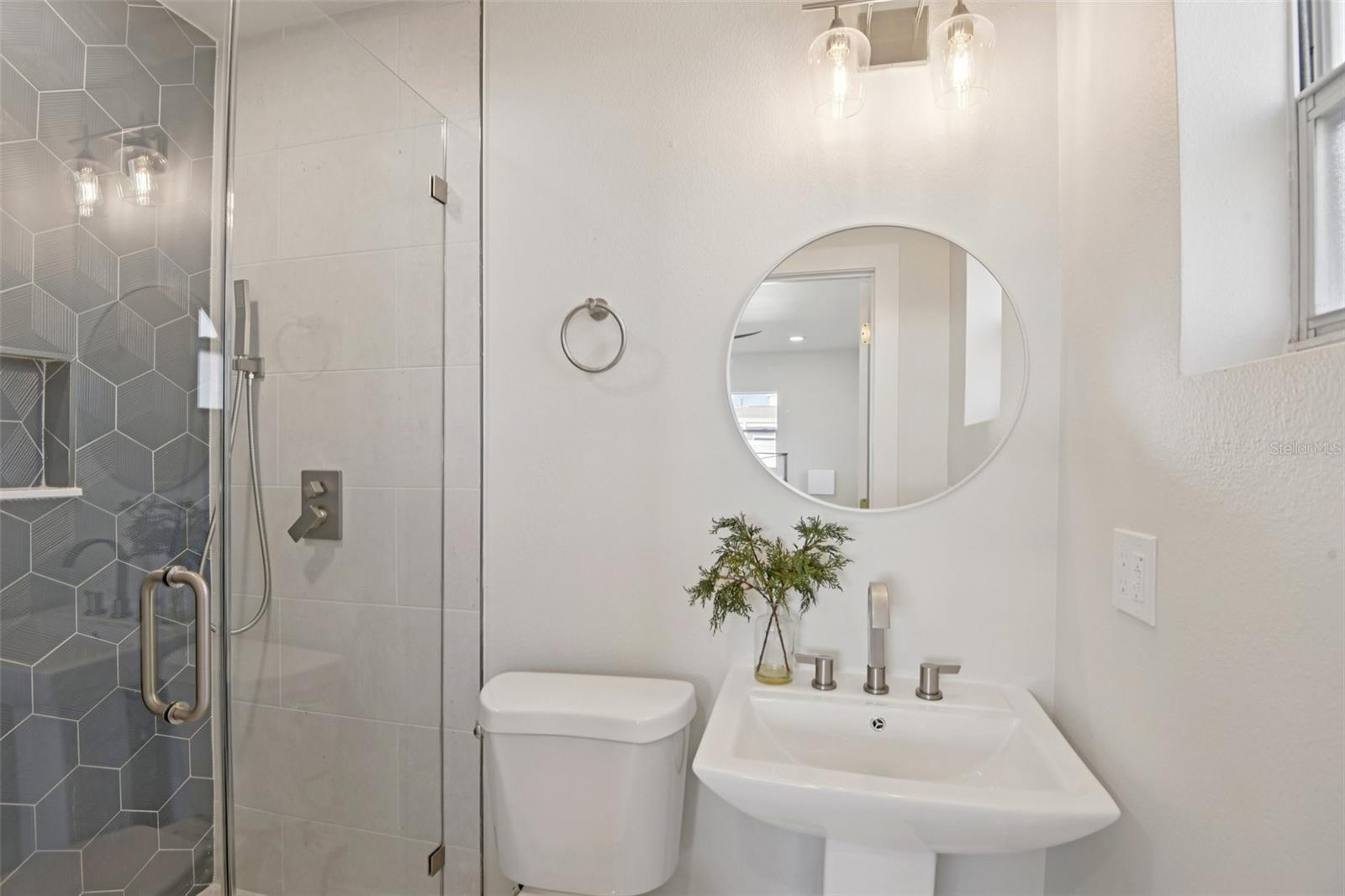 Image 20 of 33 For 16006 Redington Drive