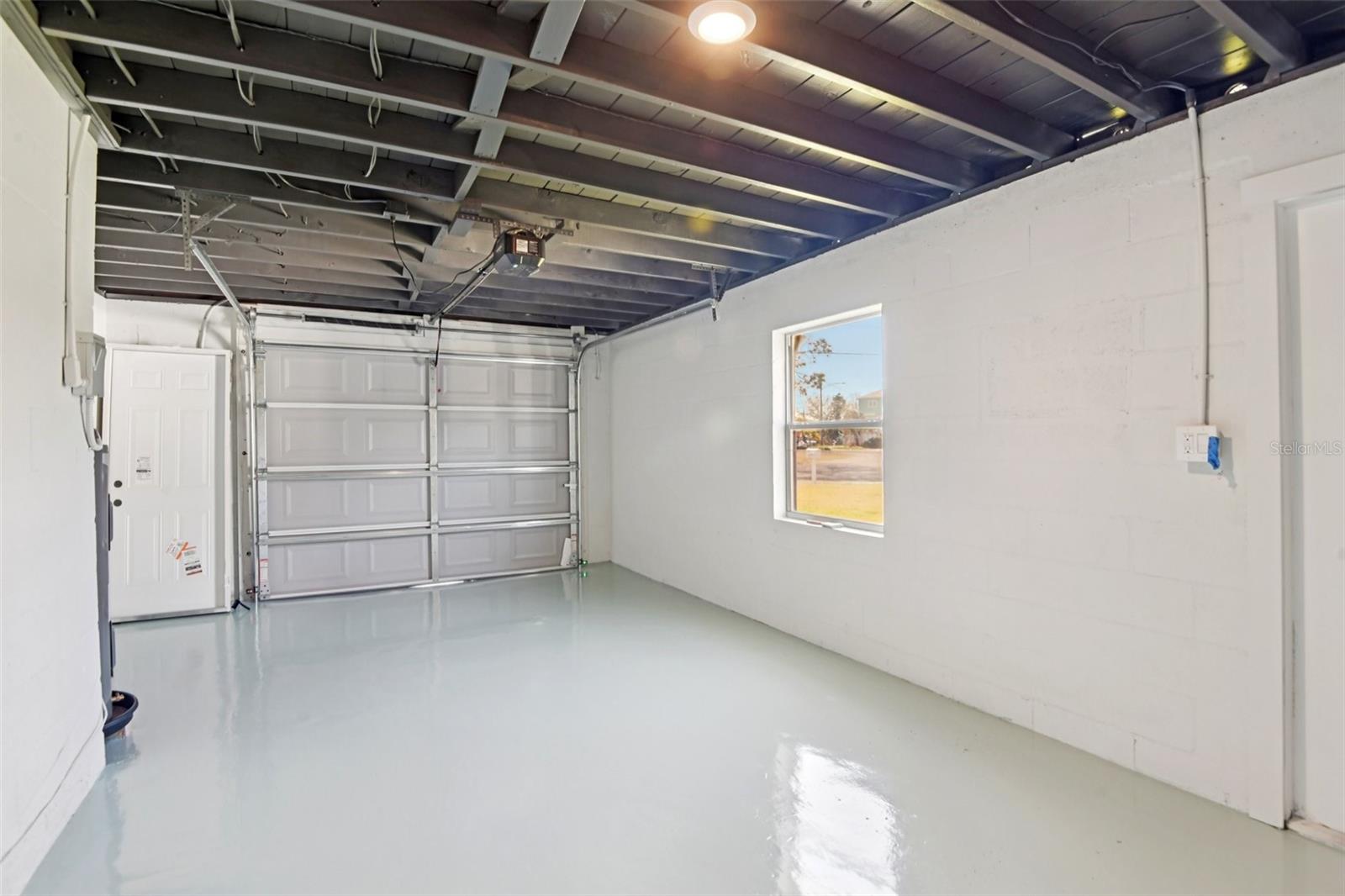 Image 27 of 33 For 16006 Redington Drive