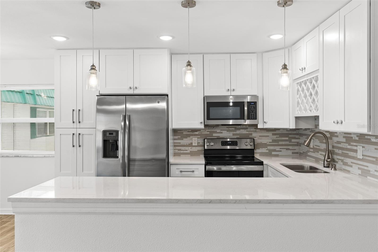 Image 10 of 29 For 205 Kings Boulevard 52