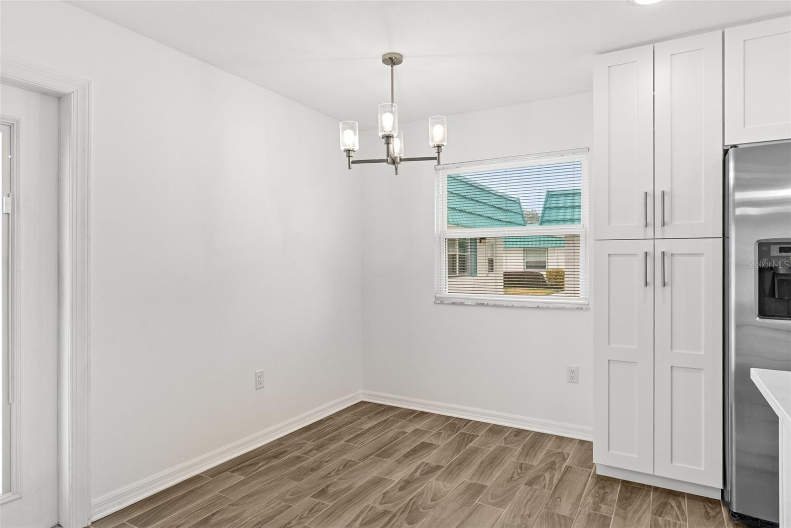 Image 13 of 29 For 205 Kings Boulevard 52