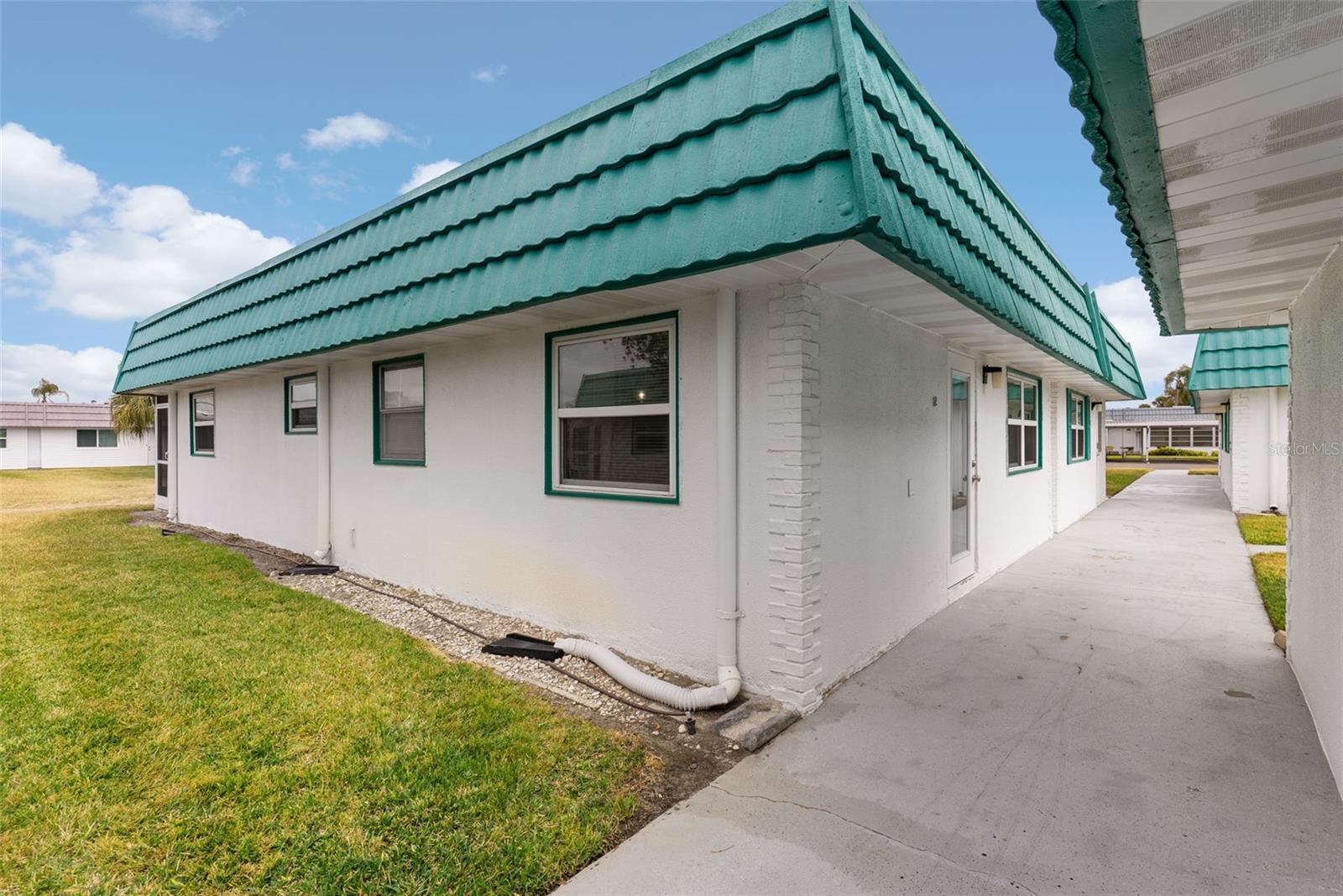 Image 2 of 29 For 205 Kings Boulevard 52