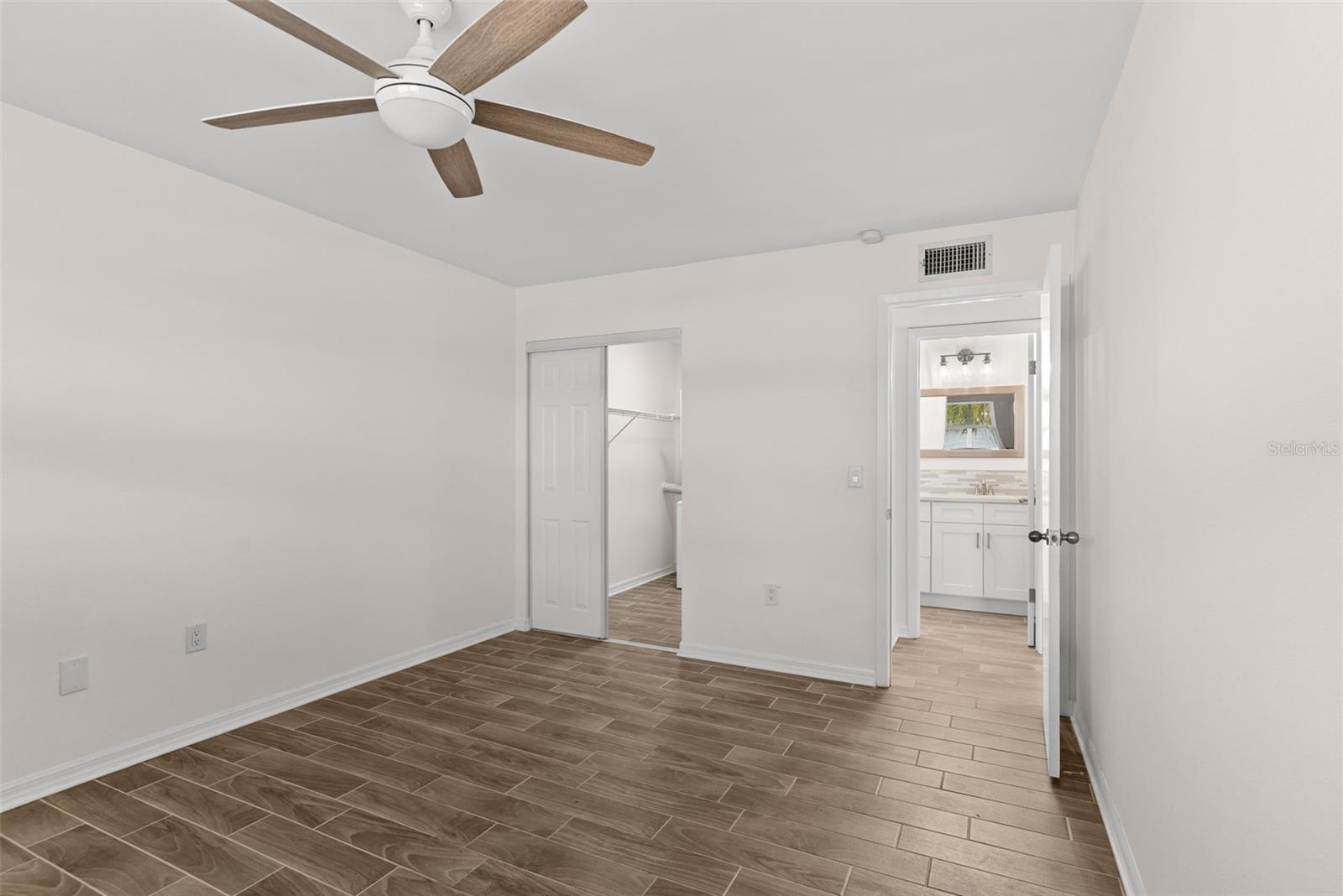 Image 20 of 29 For 205 Kings Boulevard 52