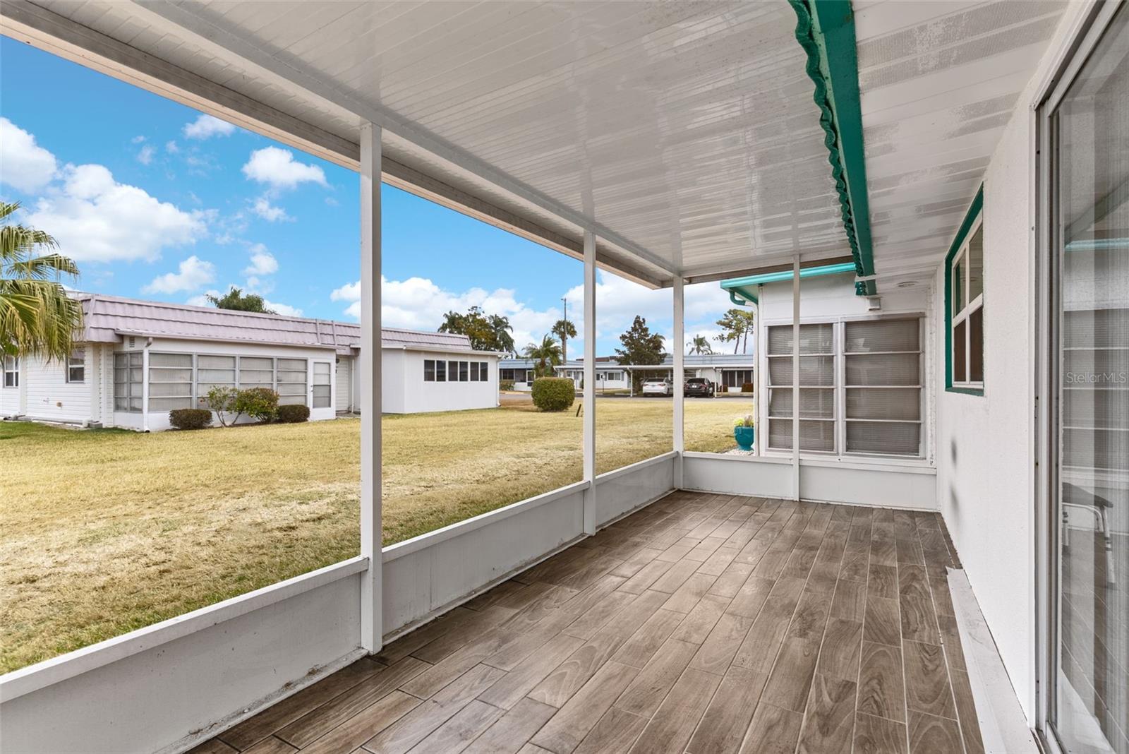 Image 23 of 29 For 205 Kings Boulevard 52