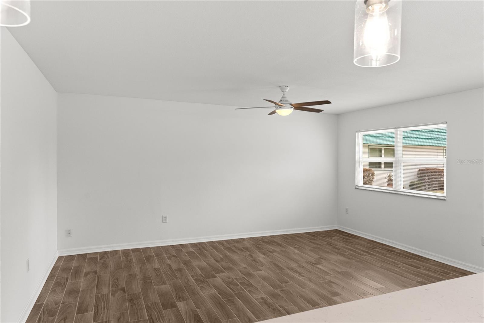 Image 8 of 29 For 205 Kings Boulevard 52