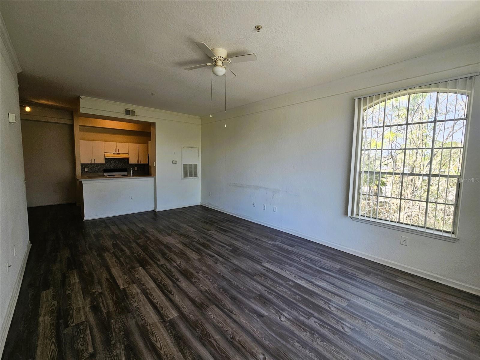 Image 10 of 25 For 17112 Carrington Park Drive 935