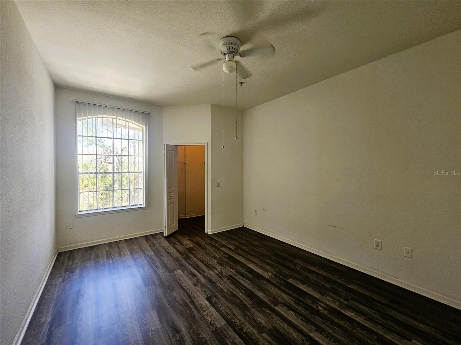 Image 13 of 25 For 17112 Carrington Park Drive 935