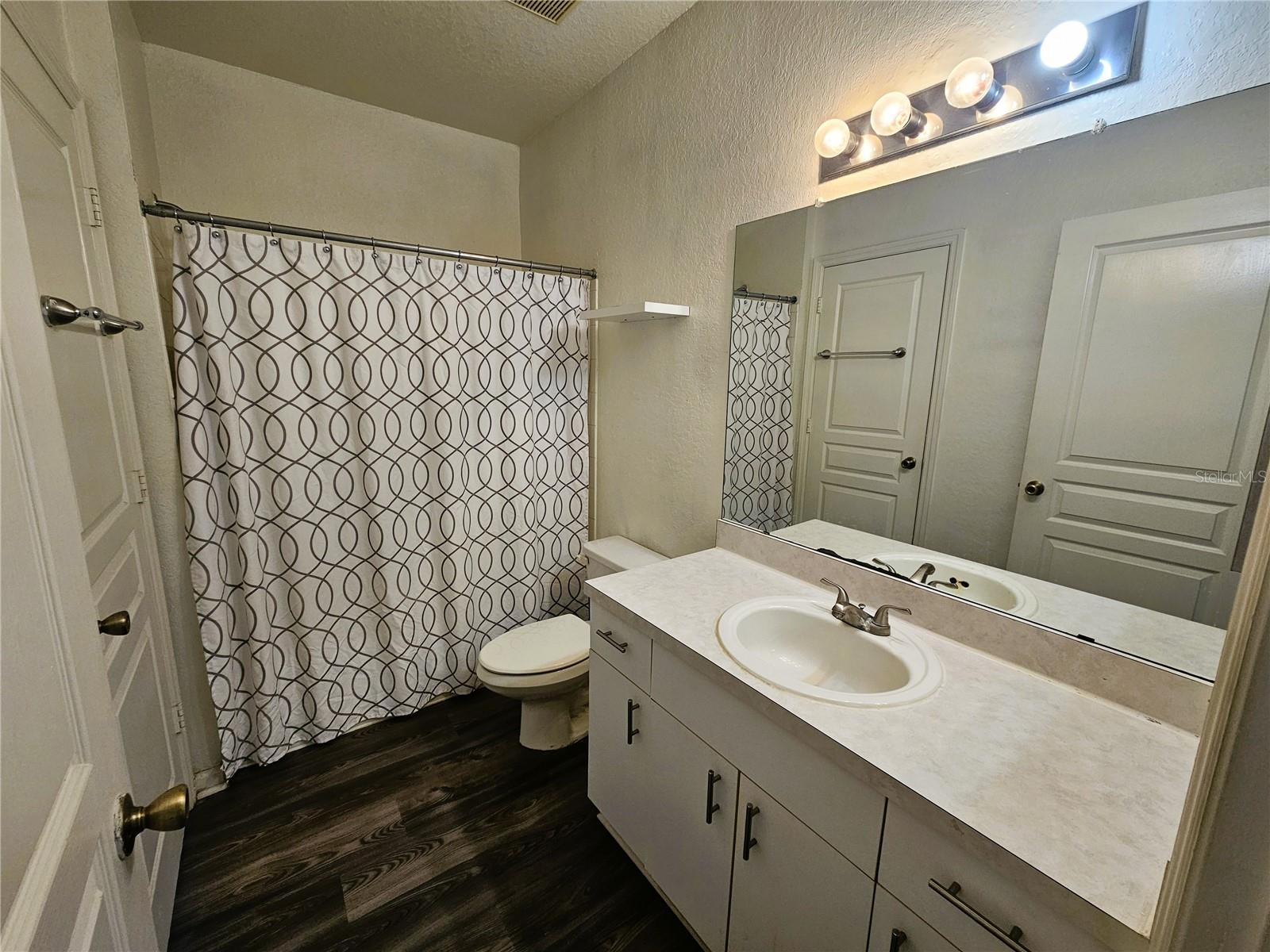 Image 15 of 25 For 17112 Carrington Park Drive 935