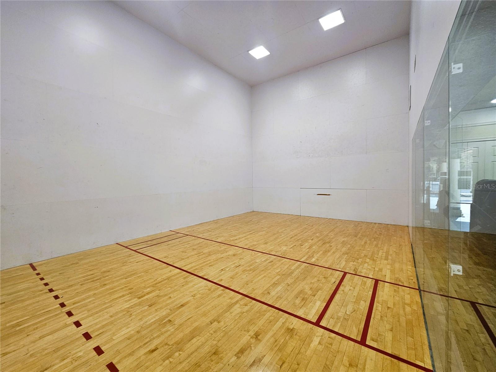 Image 22 of 25 For 17112 Carrington Park Drive 935