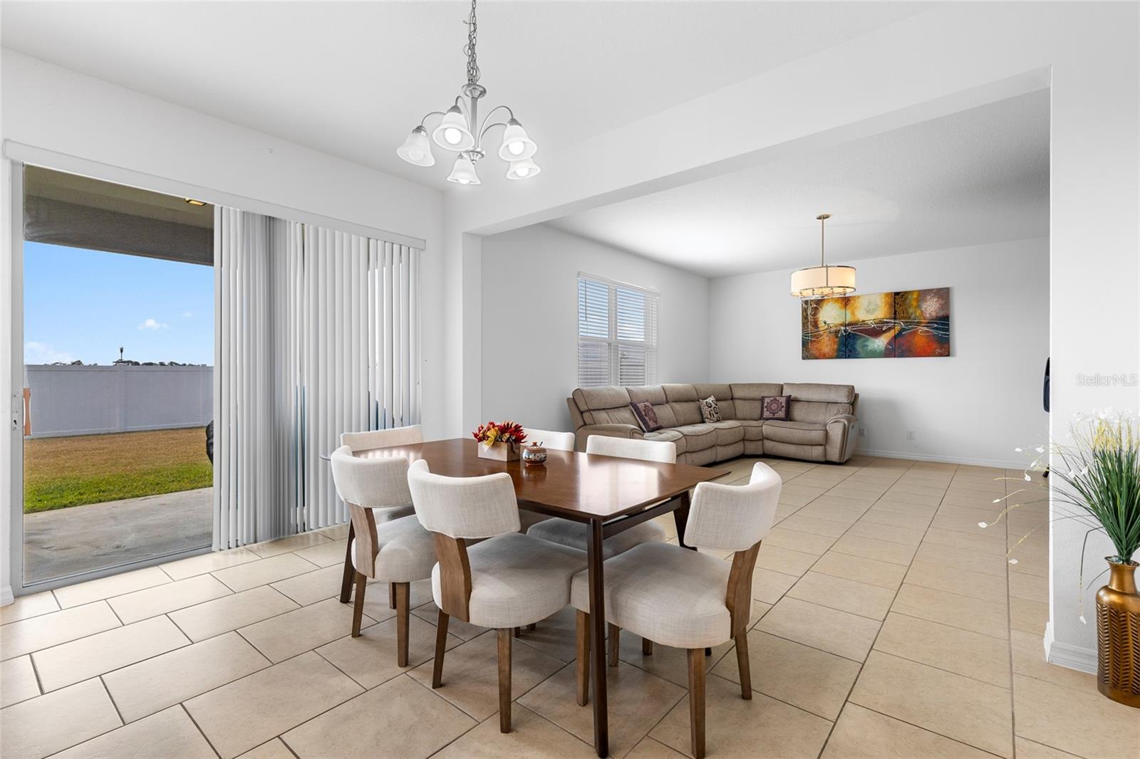 Image 13 of 37 For 5640 Camilla Street