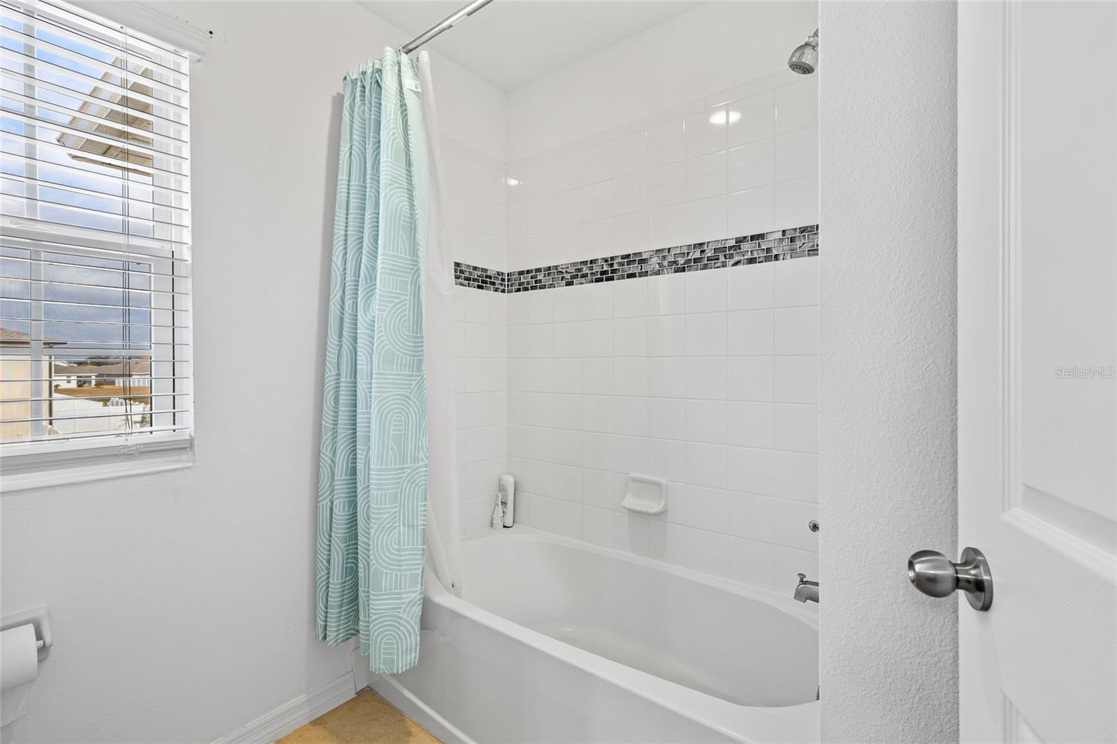 Image 22 of 37 For 5640 Camilla Street