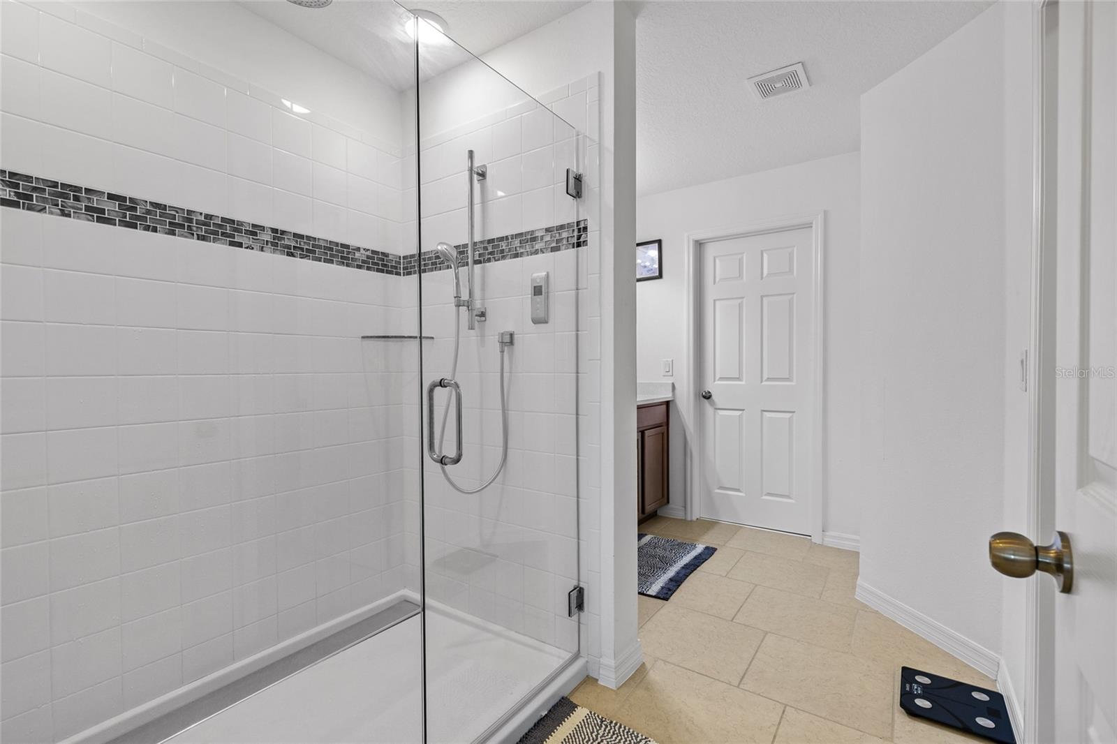 Image 24 of 37 For 5640 Camilla Street