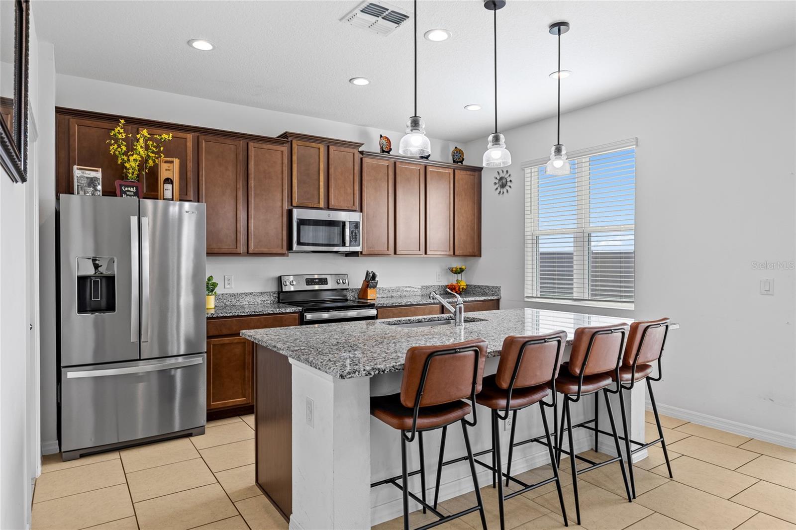 Image 4 of 37 For 5640 Camilla Street