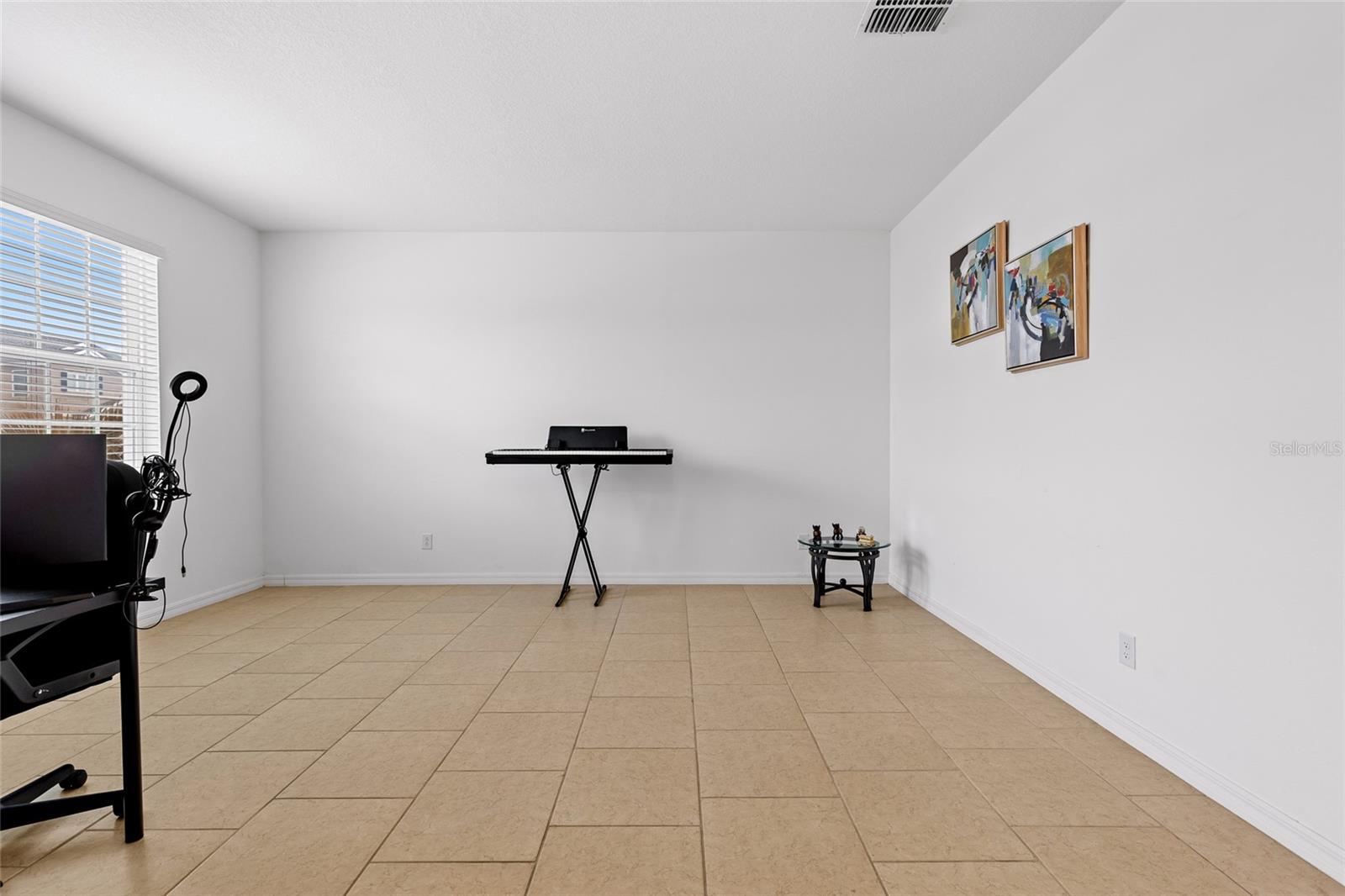 Image 8 of 37 For 5640 Camilla Street