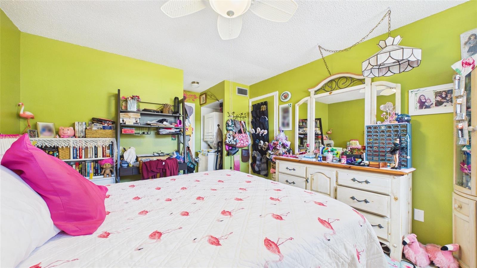 Listing photo id 13 for 11117 Pembridge Court 2