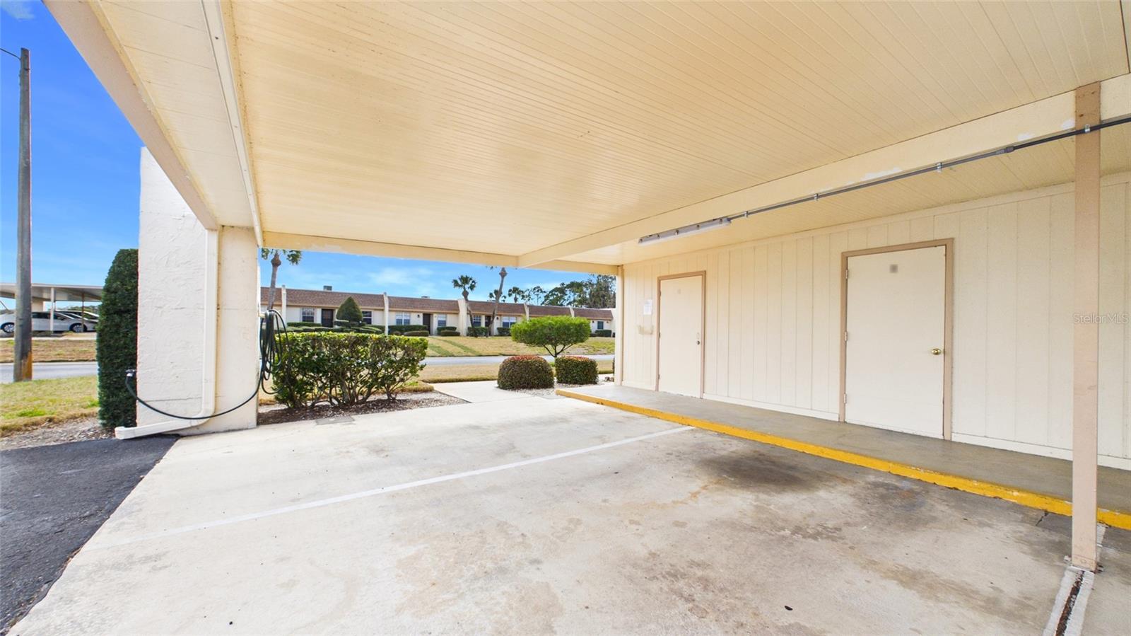 Listing photo id 24 for 11117 Pembridge Court 2