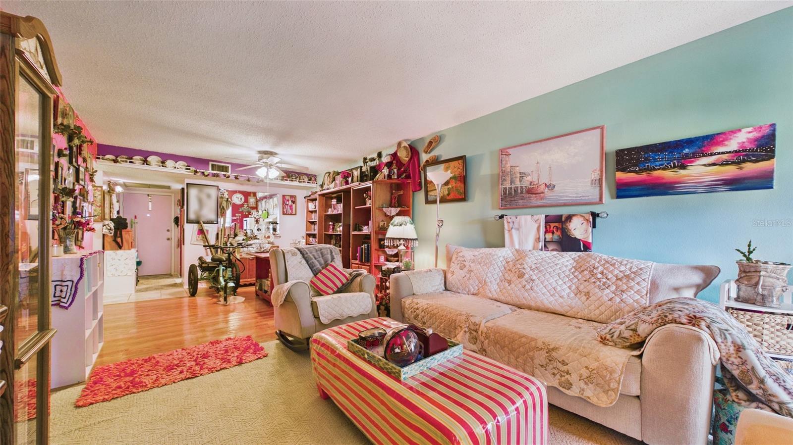 Listing photo id 3 for 11117 Pembridge Court 2