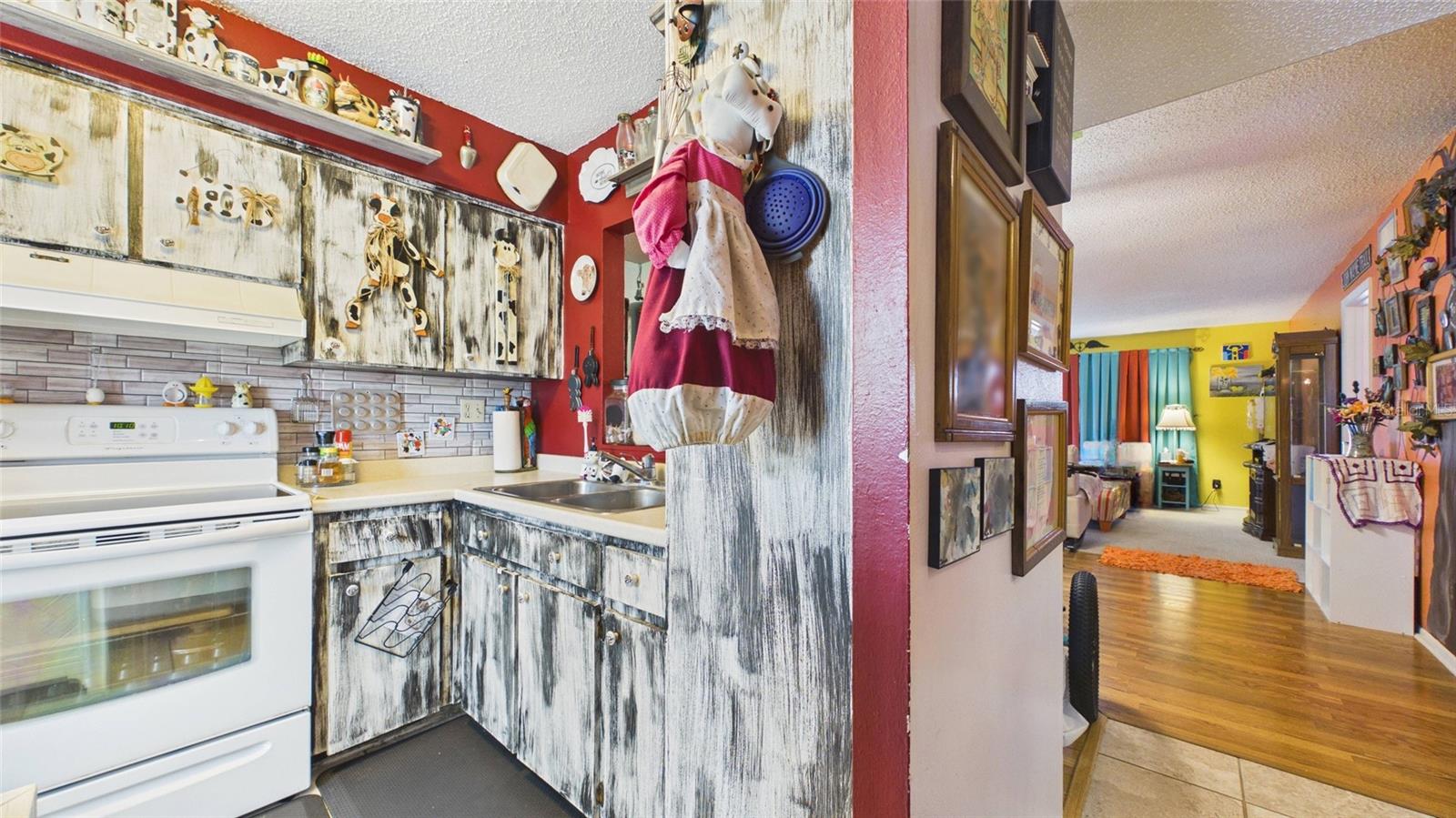 Listing photo id 4 for 11117 Pembridge Court 2