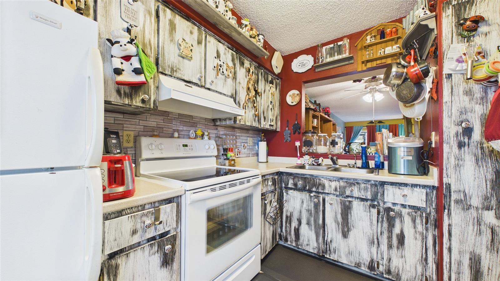 Listing photo id 6 for 11117 Pembridge Court 2