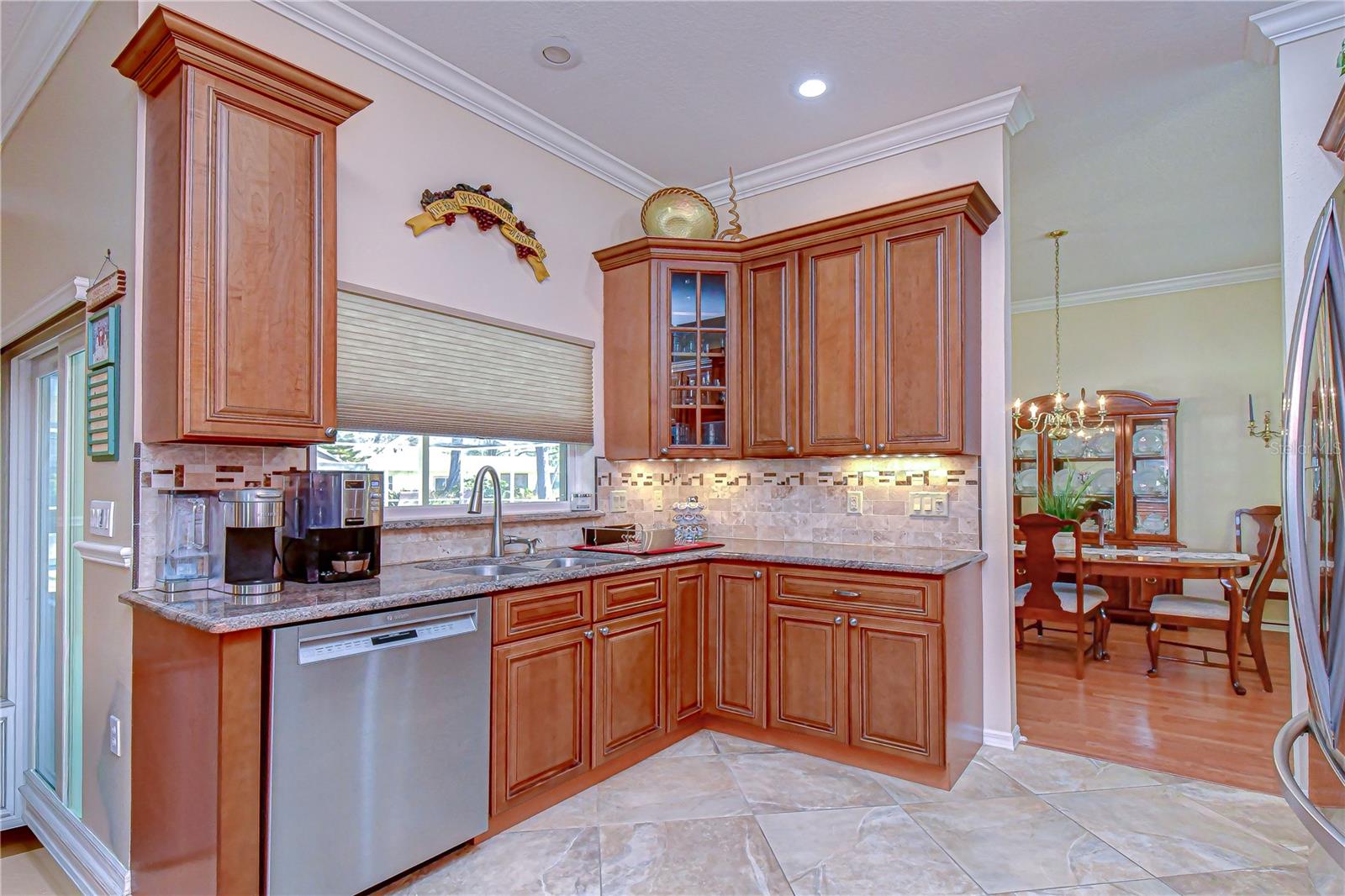 Listing photo id 10 for 3901 Northridge Drive