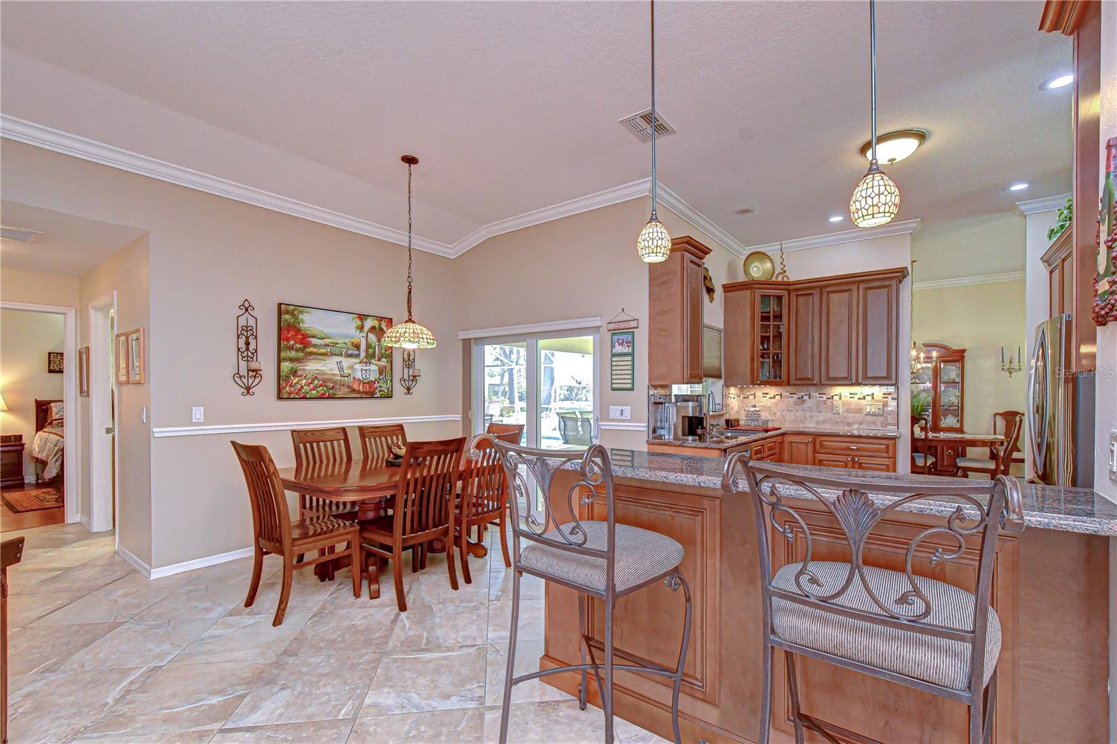 Listing photo id 12 for 3901 Northridge Drive