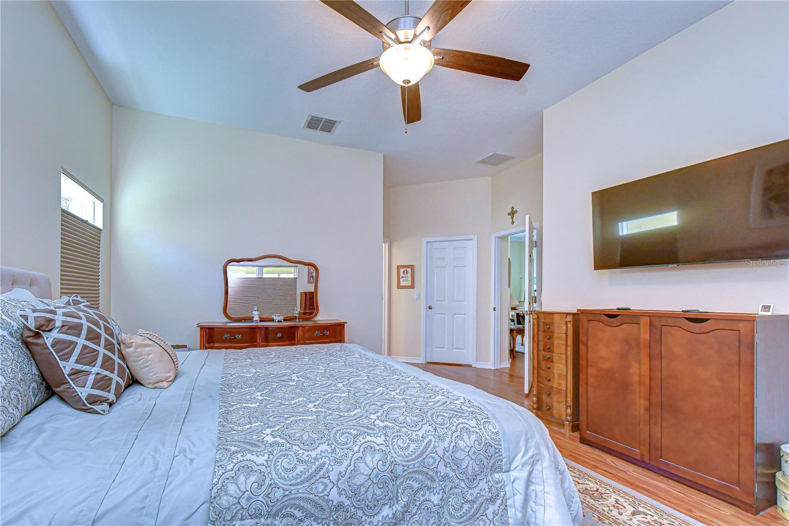 Listing photo id 17 for 3901 Northridge Drive